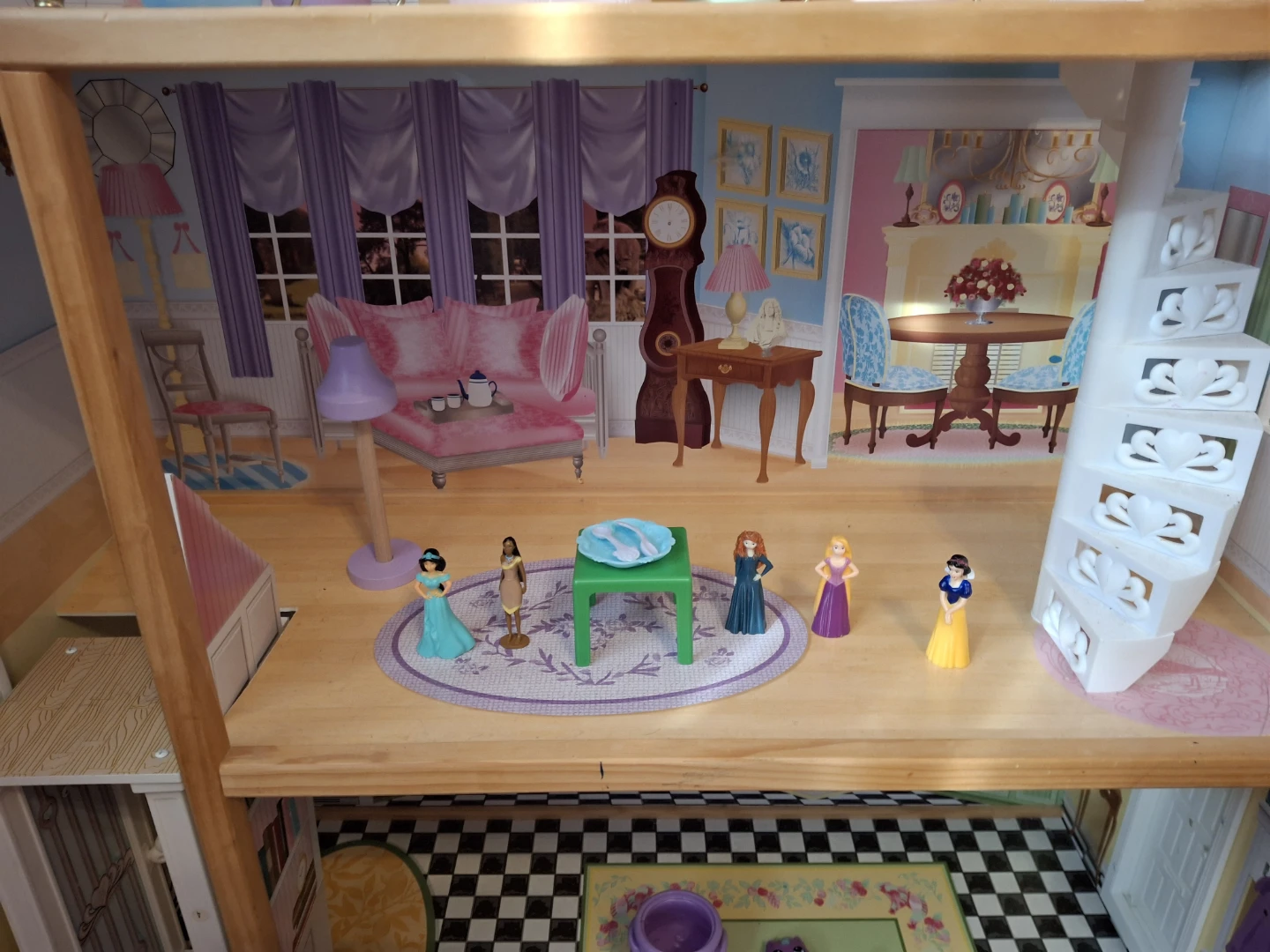 Disney Princess Dollhouse with Accessories - photo 3