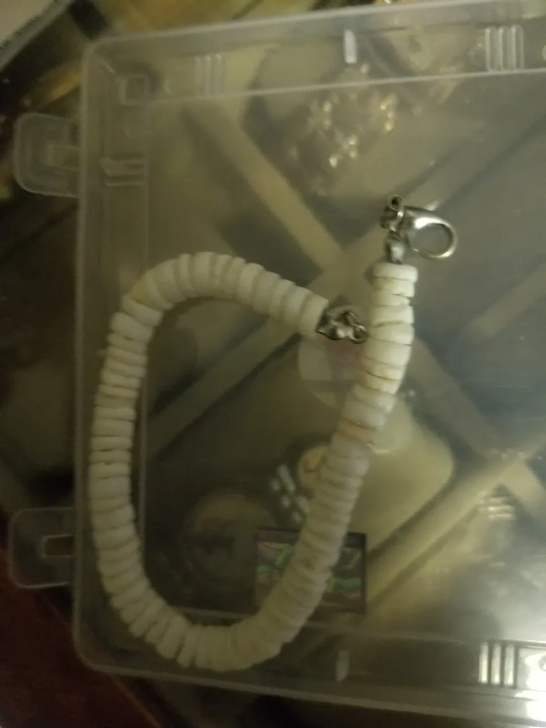  lovely puka shell  bracelet. 