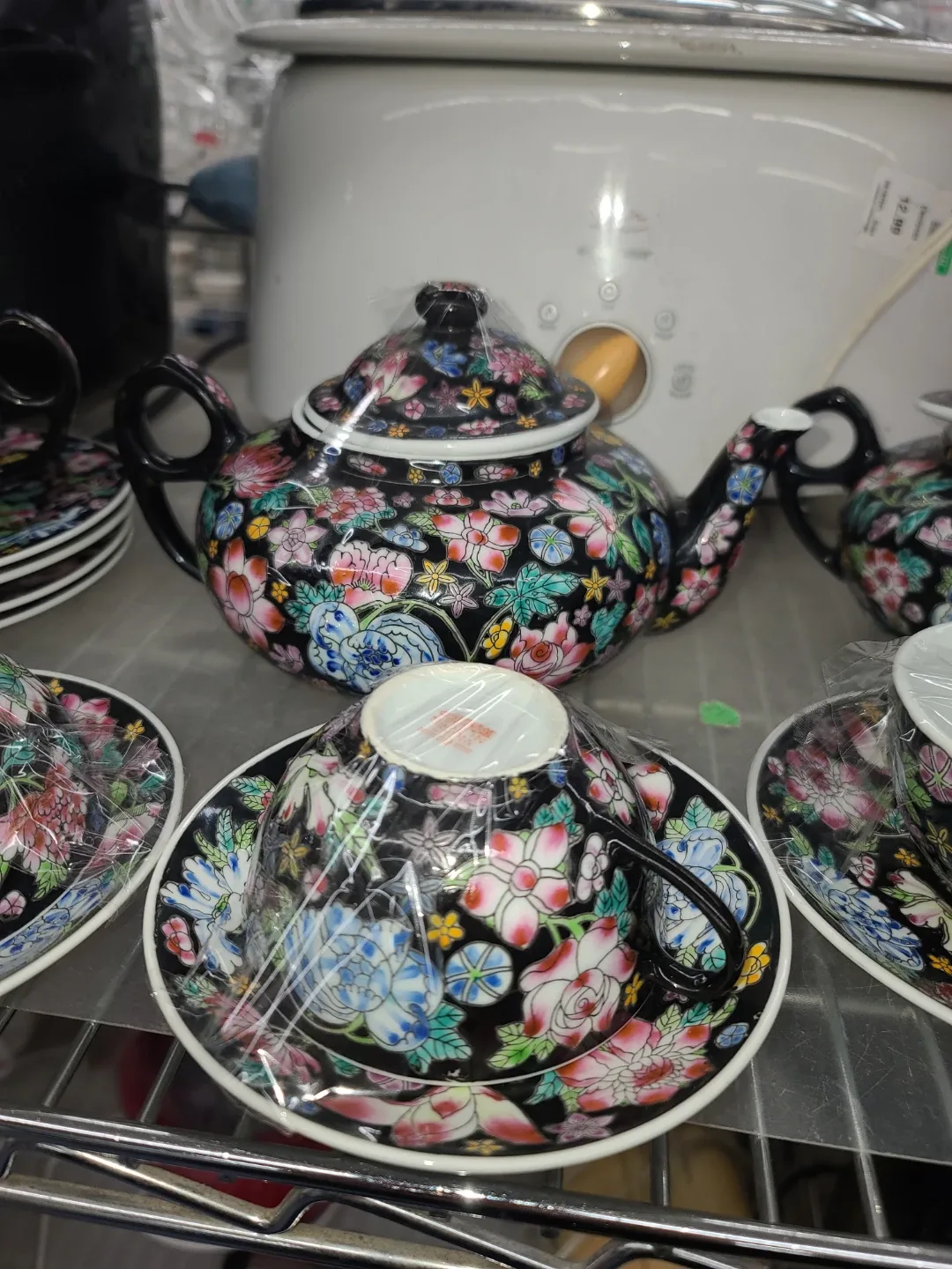 Floral Tea Set - Teapot, Cups, Saucers image indicator(2)