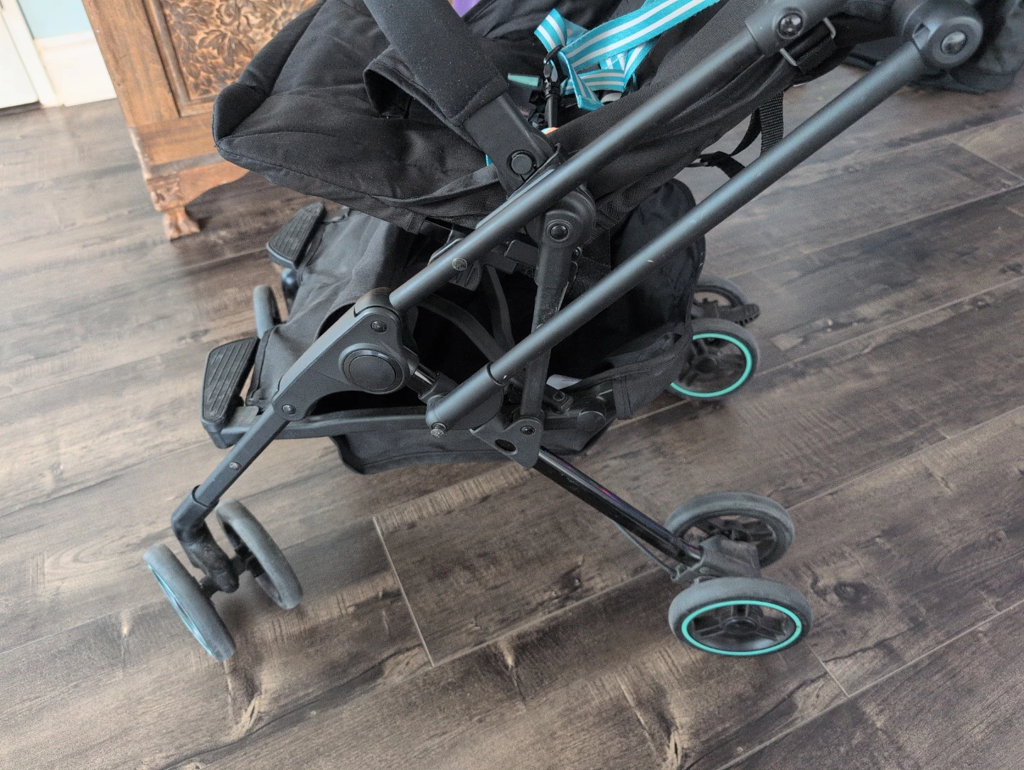 tots by smartrike Black Stroller - photo 4