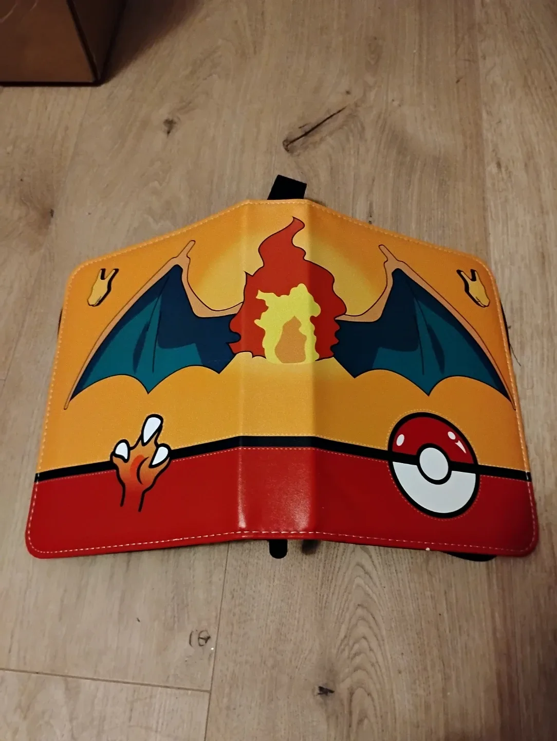 Pokemon Charizard Card Binder image indicator(3)