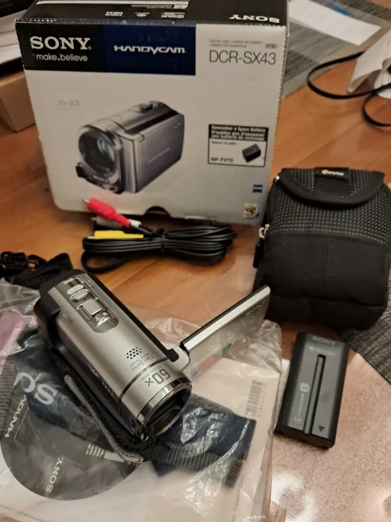 Sony Handycam DCR-SX43 Digital Camcorder