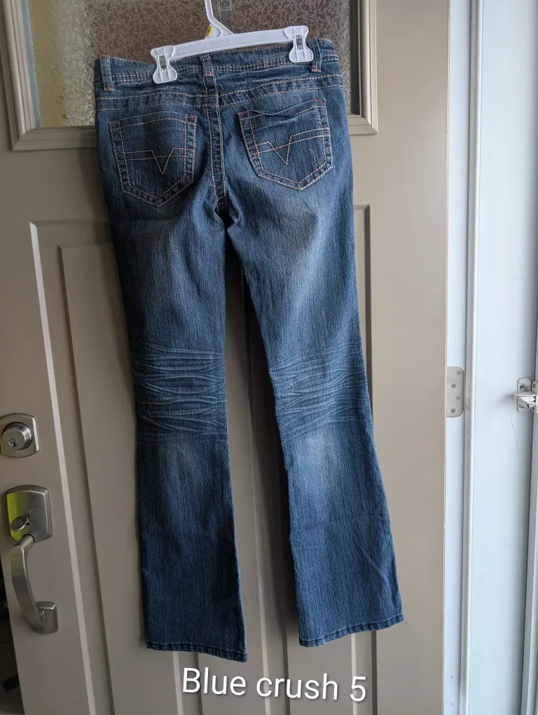 Womens sz 5 jeans $10 each image indicator(7)