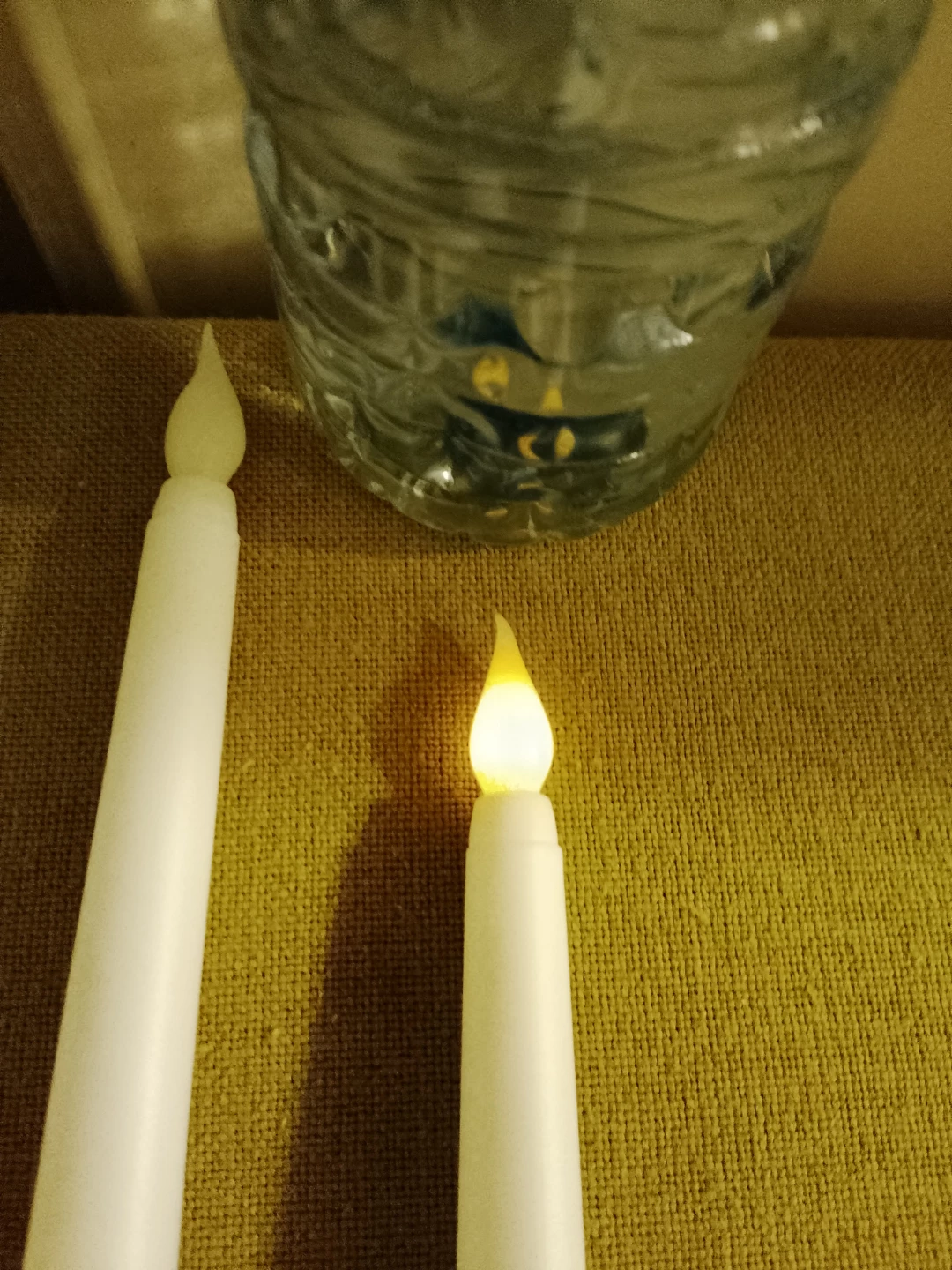 🕯️ ➡️ Flameless Taper Candles 🚨 Retails $13.25+Tx / (6) Pk 🕯️ - photo 2