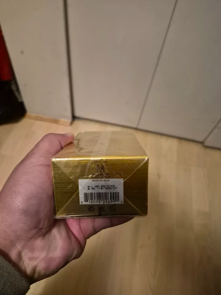 Gold Medal Limited Edition Eau de Toilette image indicator(3)