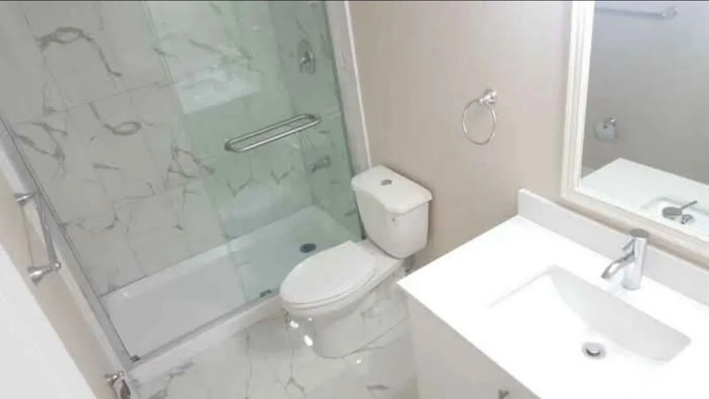 2 Beds 1 Bath - Apartment image indicator(10)