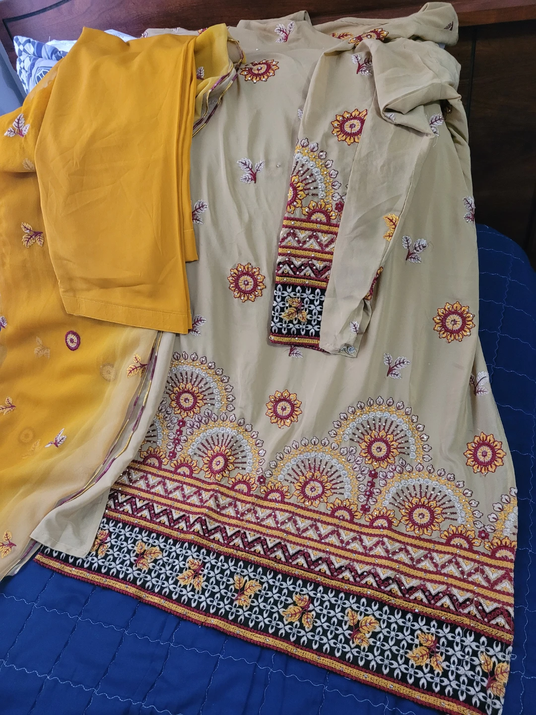 Women's Embroidered Salwar Kameez
