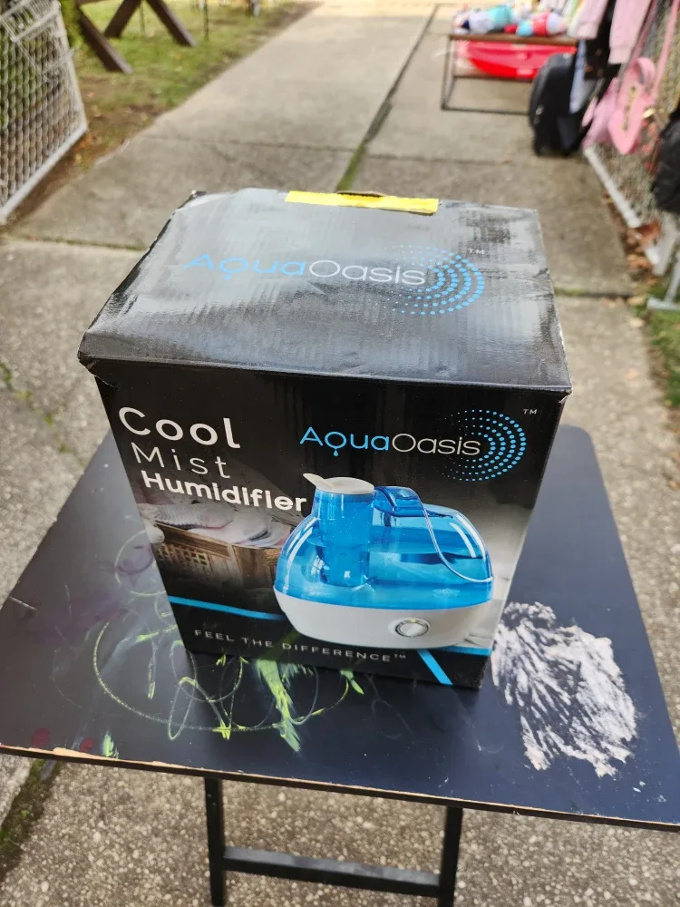 AquaOasis Cool Mist Humidifier - New in Box!