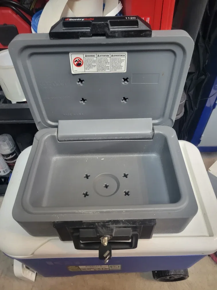 SentrySafe 1120 Safe Box with Key image indicator(4)