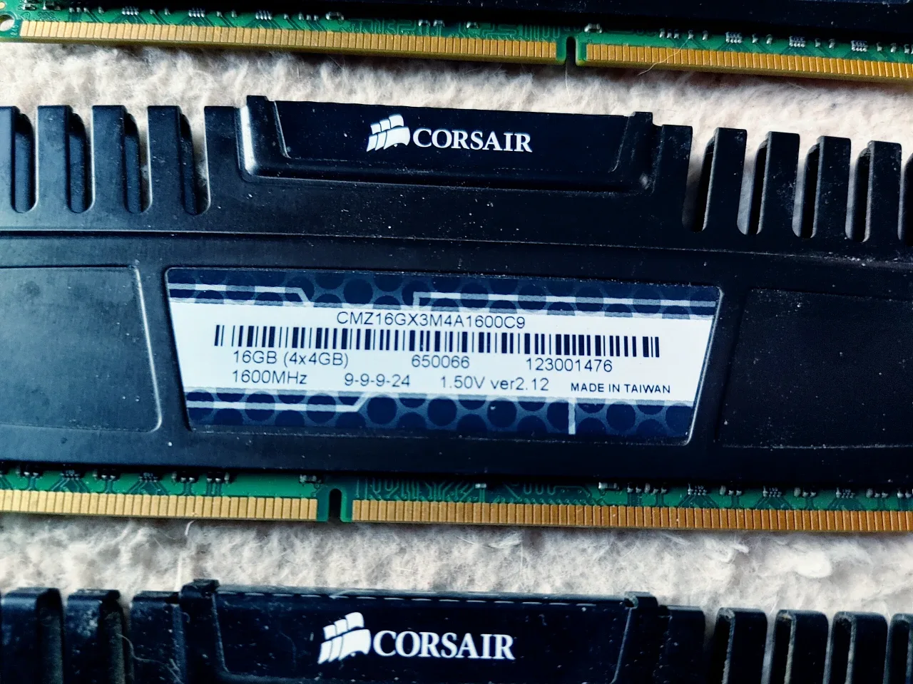 Corsair Vengeance 16GB (4x4GB) RAM 1600MHz #Cleanout image indicator(3)