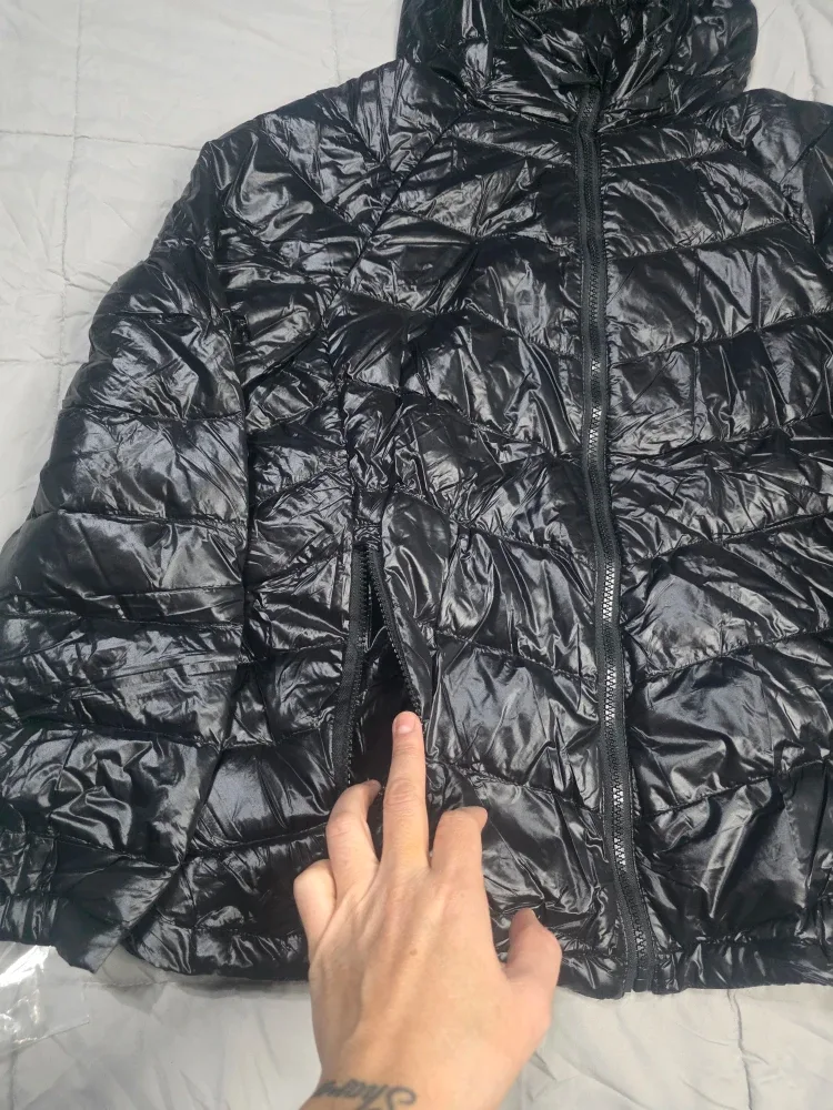 Black Puffer Jacket winter parka size small image indicator(4)