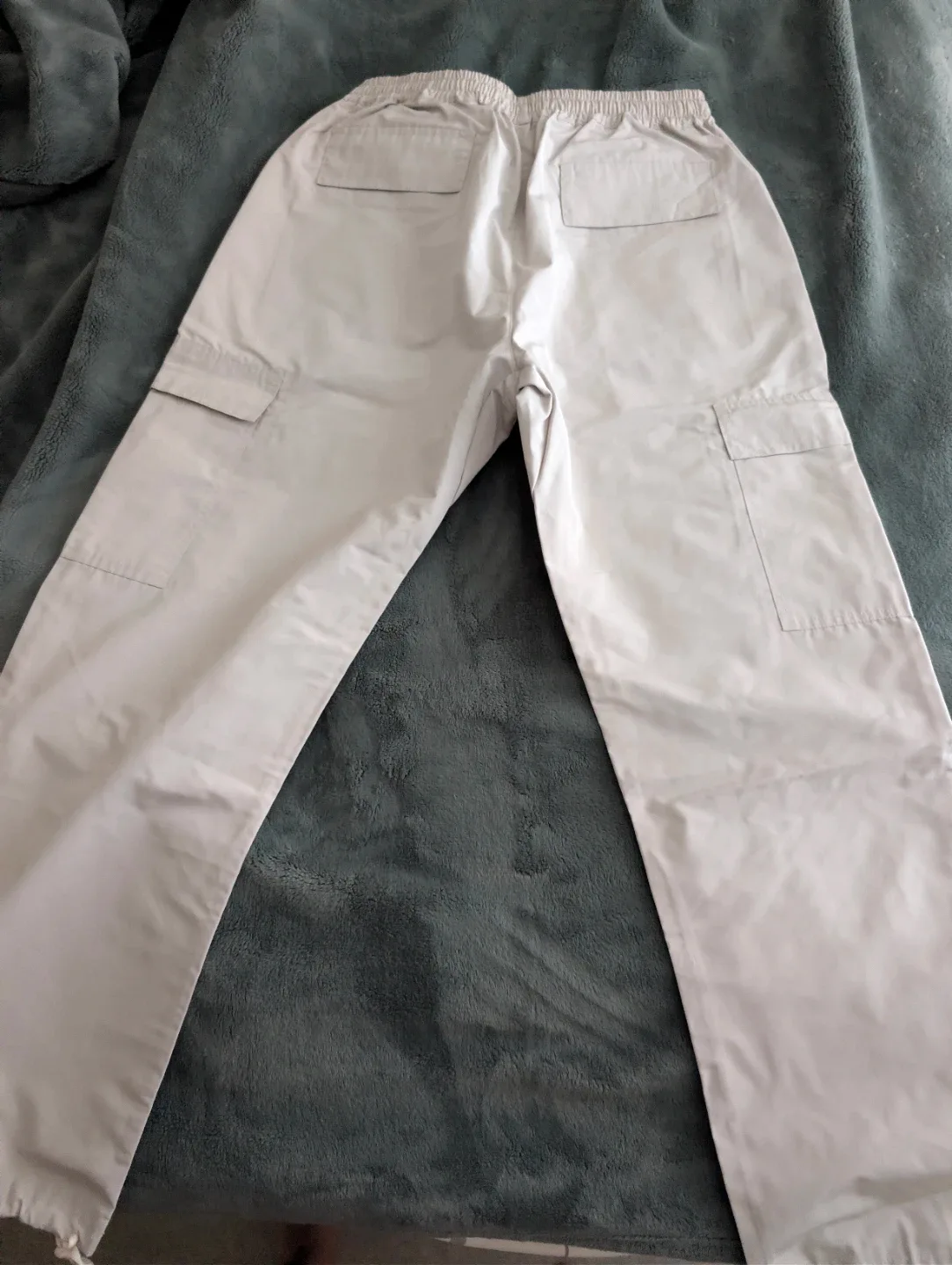 Cargo pants (XL) Essential image indicator(4)