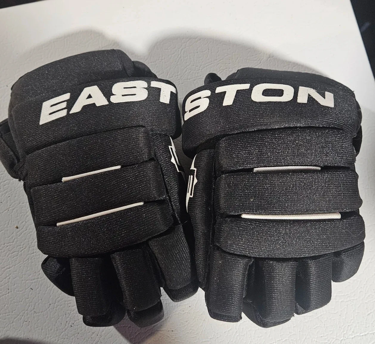 Easton Hockey Gloves - Size 10 inch #Cleanout
