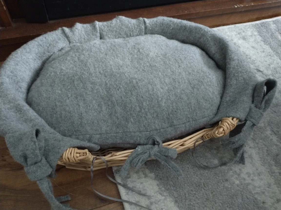 Wicker Pet Bed with Grey Cushion image indicator(3)