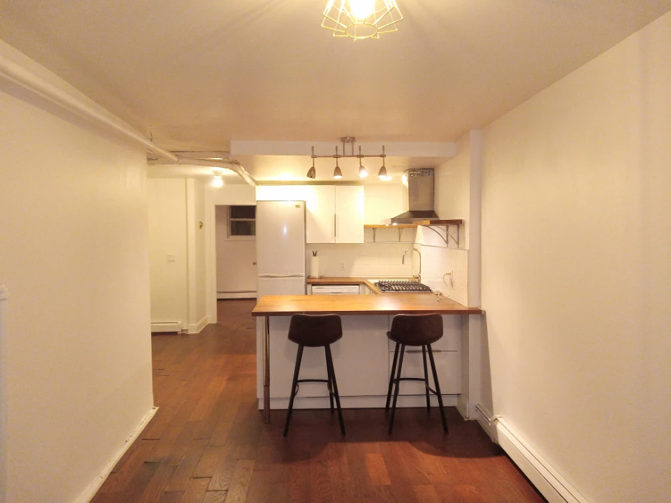 Do you need a room painted? - photo 2