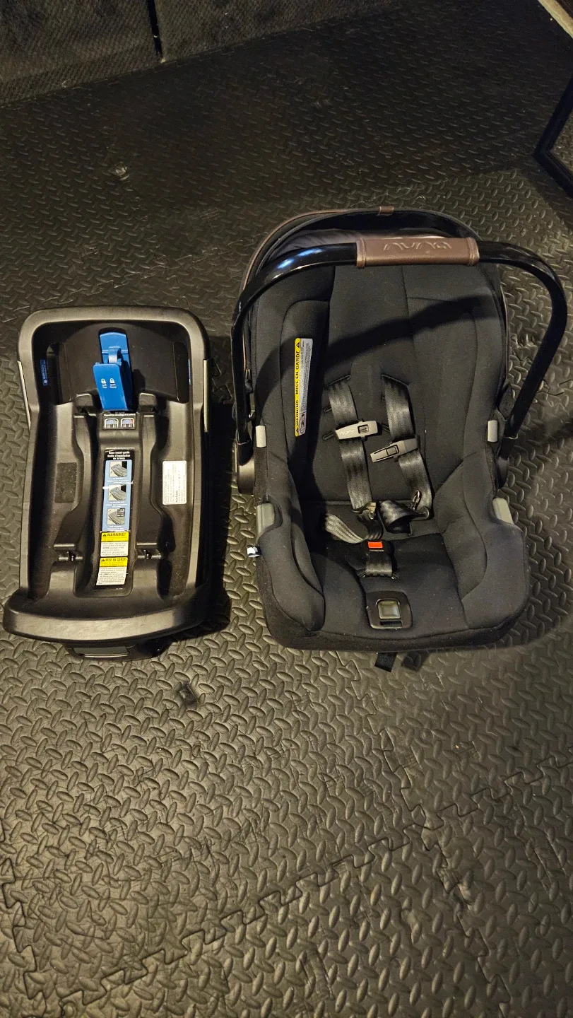 Nuna Pipa Car Seat & Base - Black