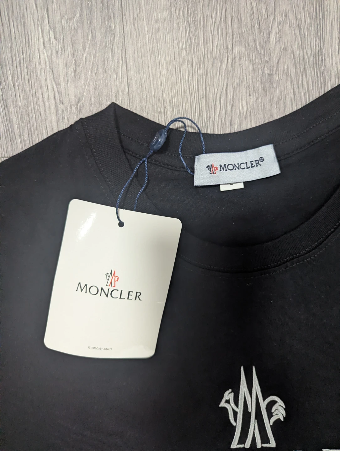 New Moncler Black T-Shirt Size S/M - photo 3
