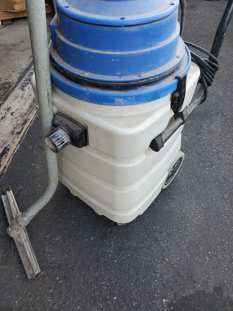Michael's Wet/Dry Vacuum #cleanout - photo 2