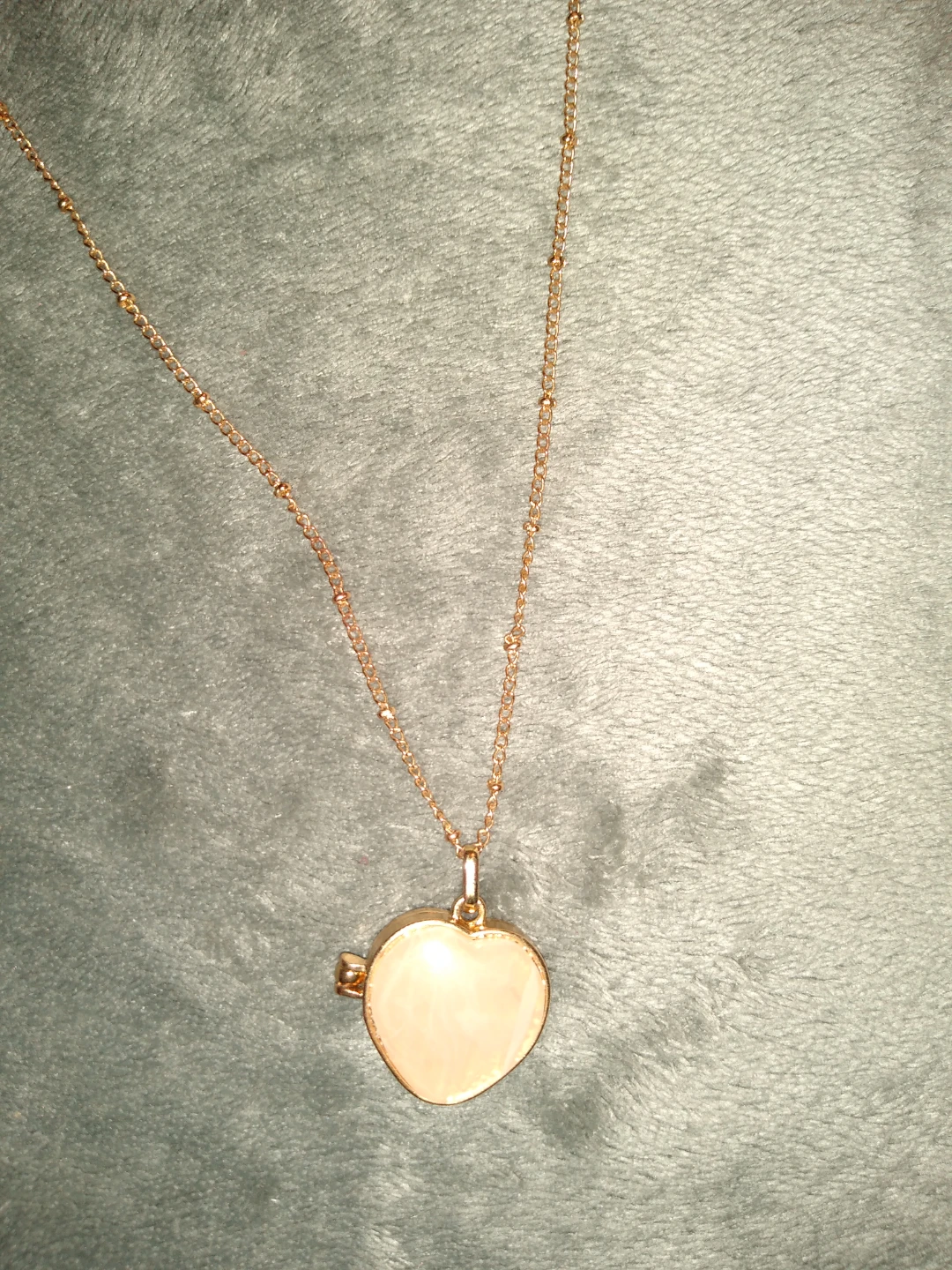 Gold chain and locket - photo 2