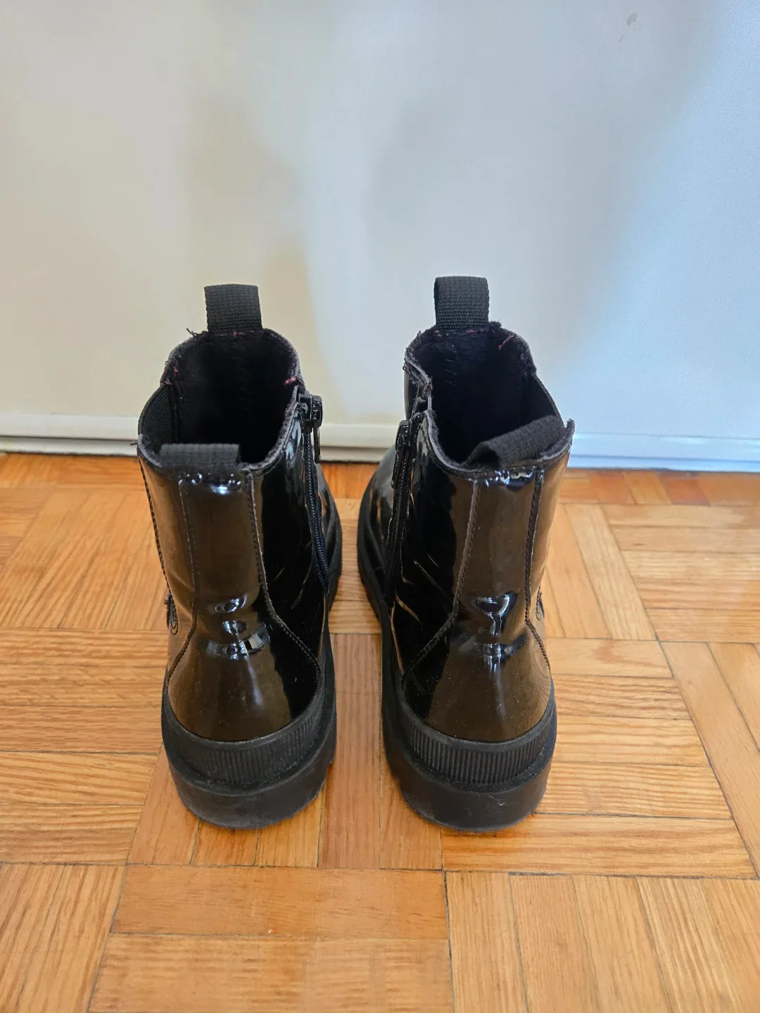 H&M Black Chelsea Boots US2 image indicator(3)
