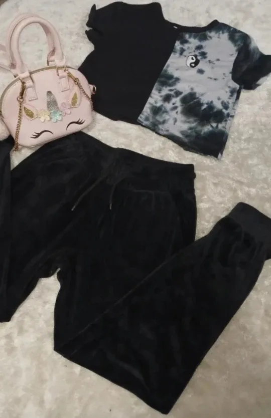 Girls' Outfit: Yin Yang Shirt & Velour Pants