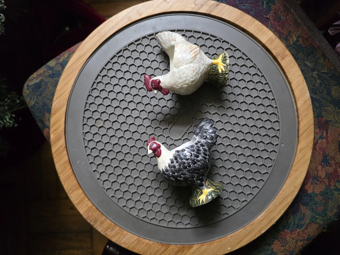 🙌♥️Warren Kimble Chicken Egg Cups - Set of 2