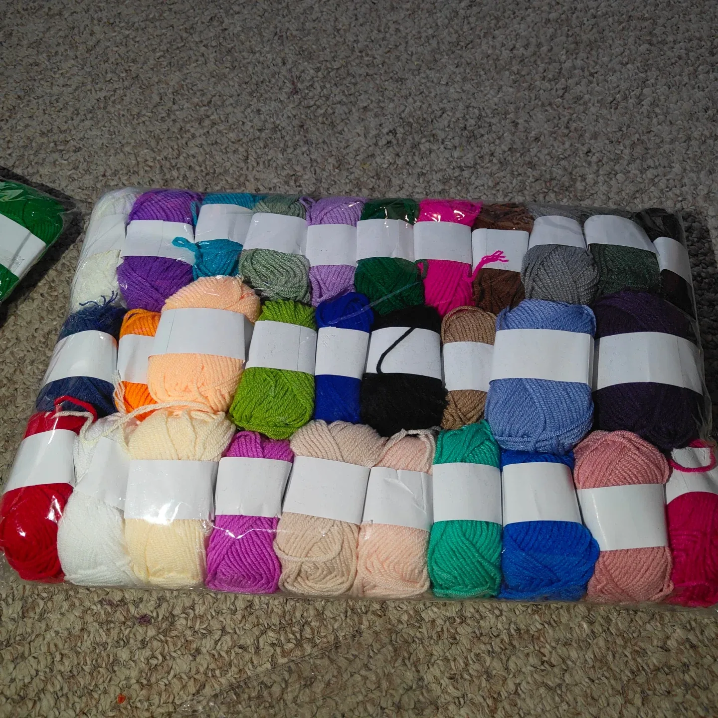 Lot of Yarn - Assorted Colours image indicator(4)