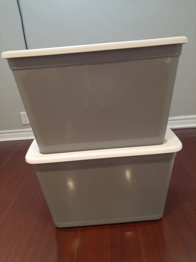80 L Storage Bin with Wheels and Snap Lid