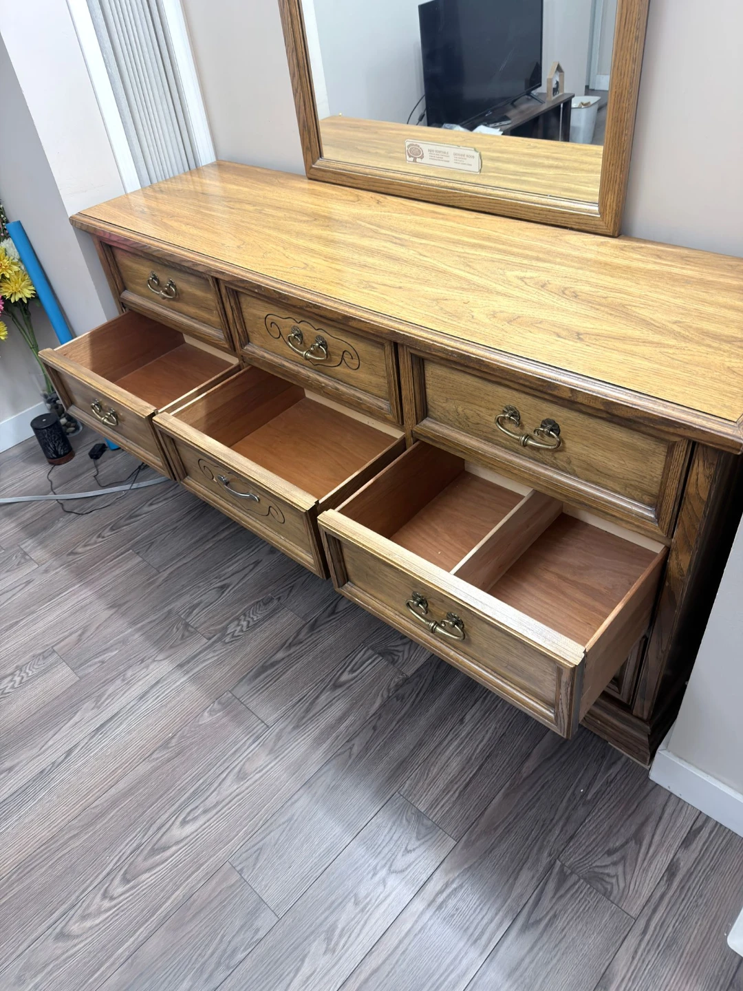Solid Wood Dresser with Mirror - 9 drawers - photo 3