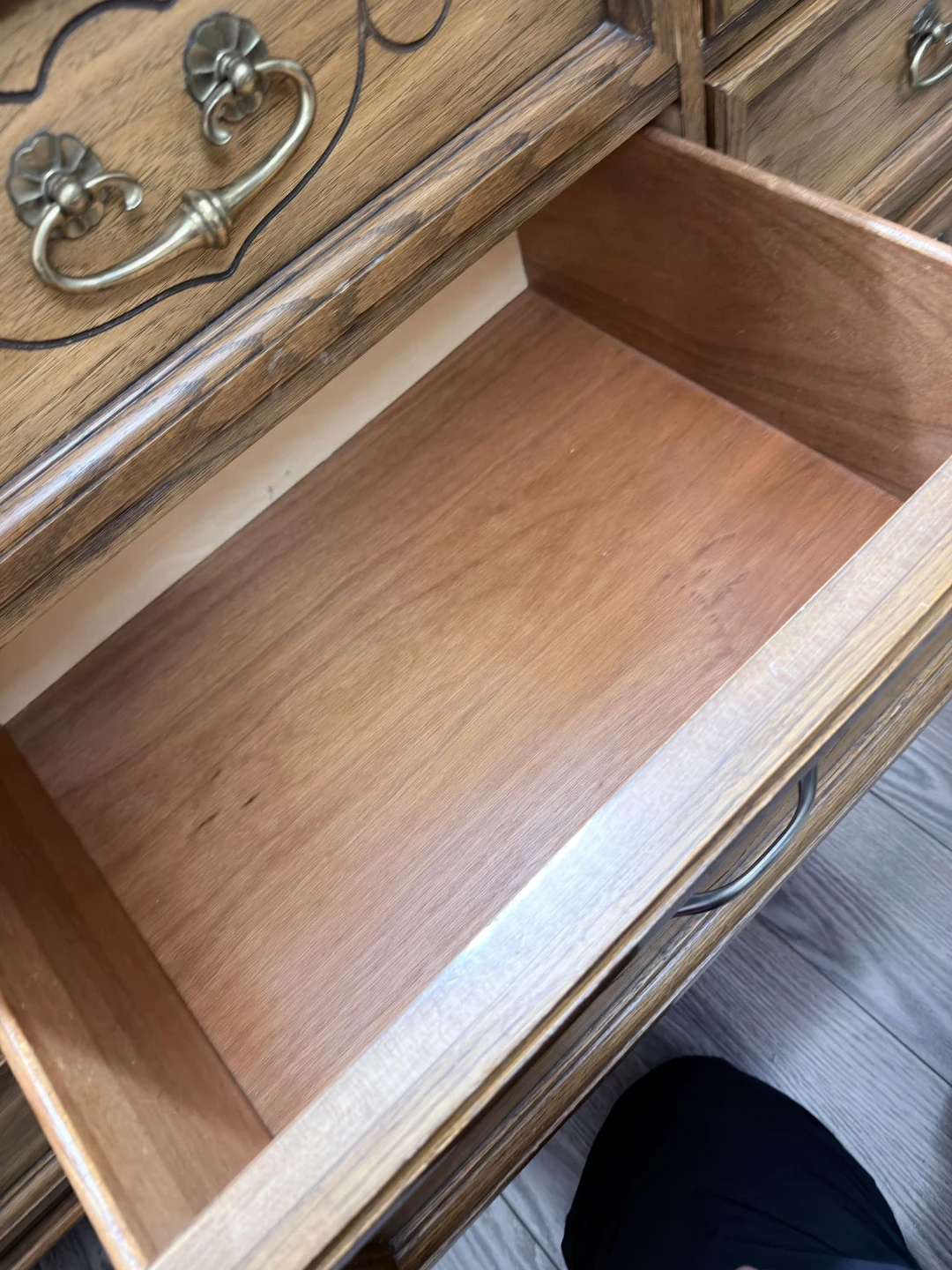 Solid Wood Dresser with Mirror - 9 drawers - photo 4