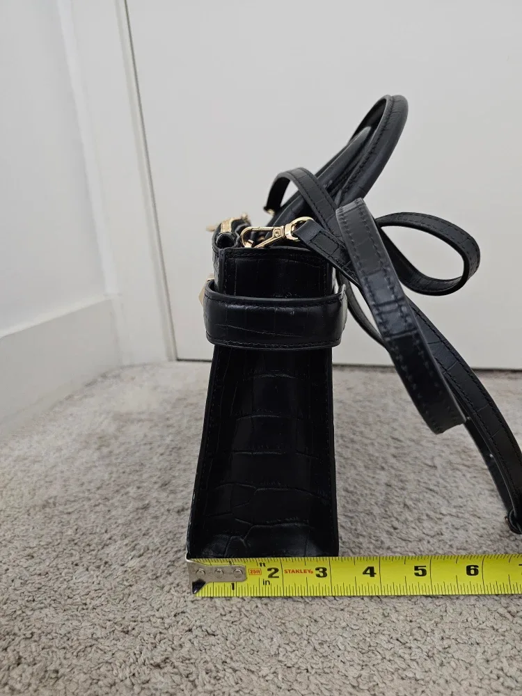 Authentic Michael Kors Black Leather Satchel image indicator(10)