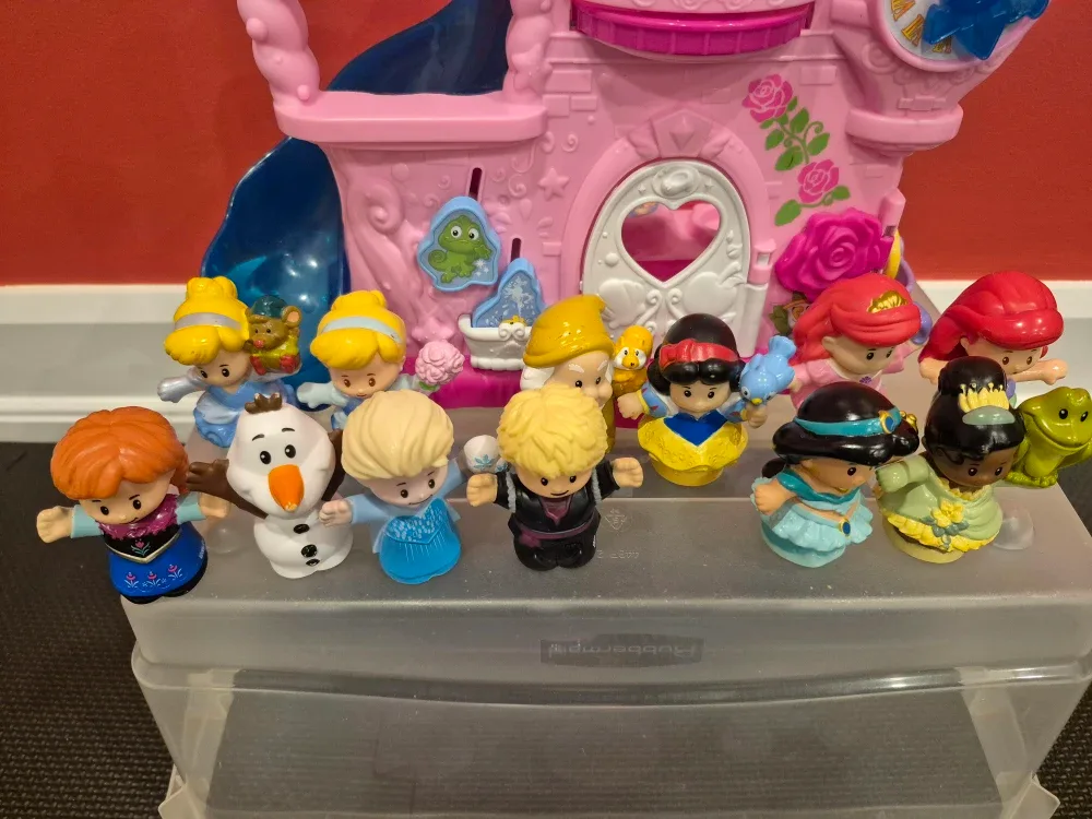 Little People Disney Princess Castle + Figures and BONUS cars image indicator(5)