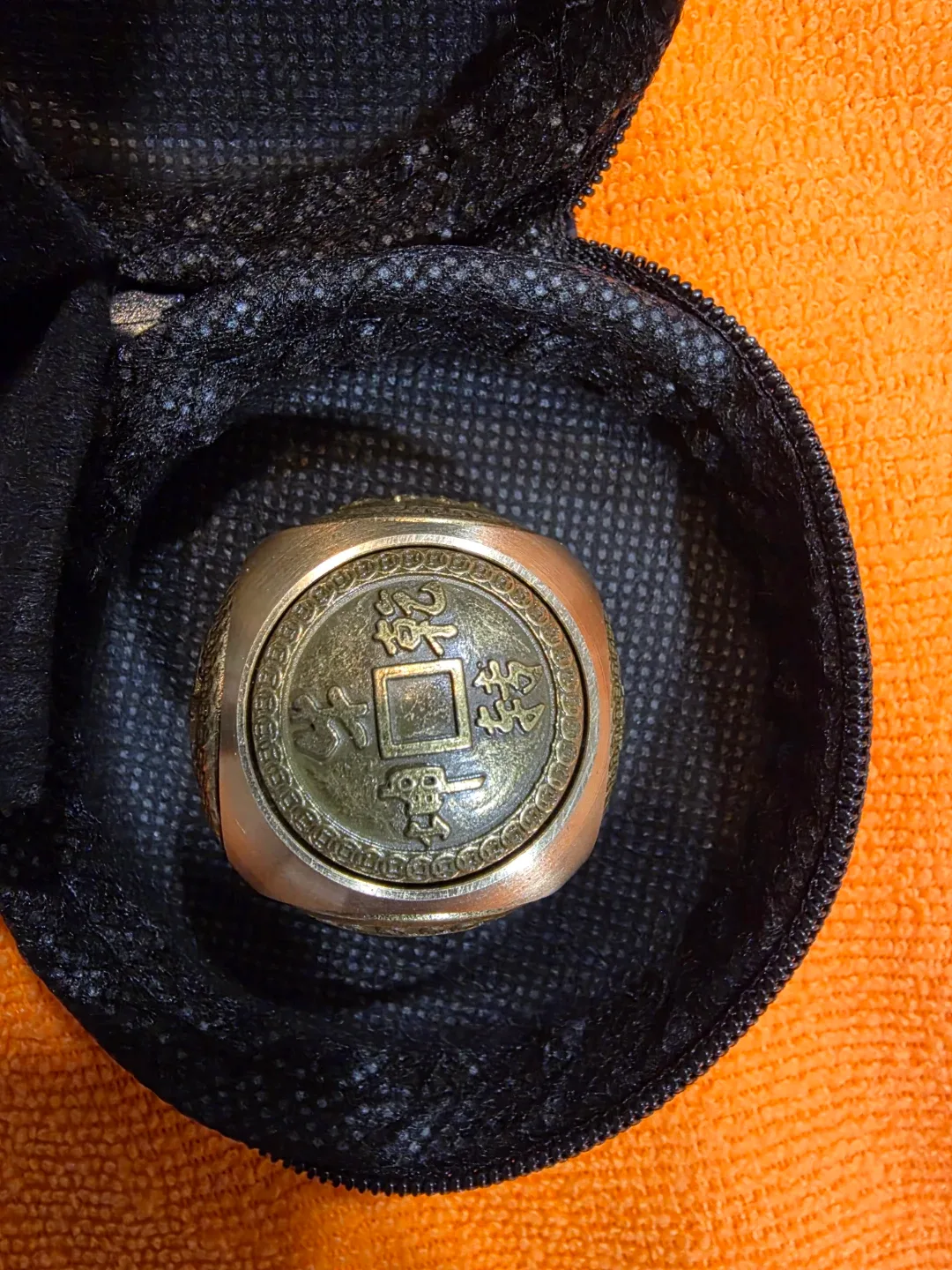 Metal Baoding Stress Ball spinner with Case. image indicator(2)