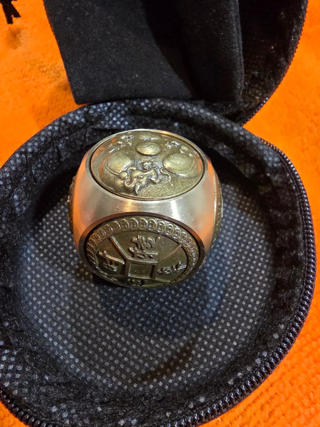 Metal Baoding Stress Ball spinner with Case. image indicator(3)