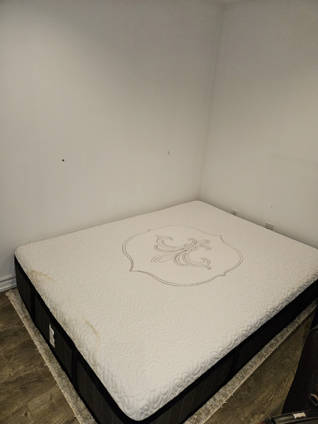 Queen Size Mattress - photo 3
