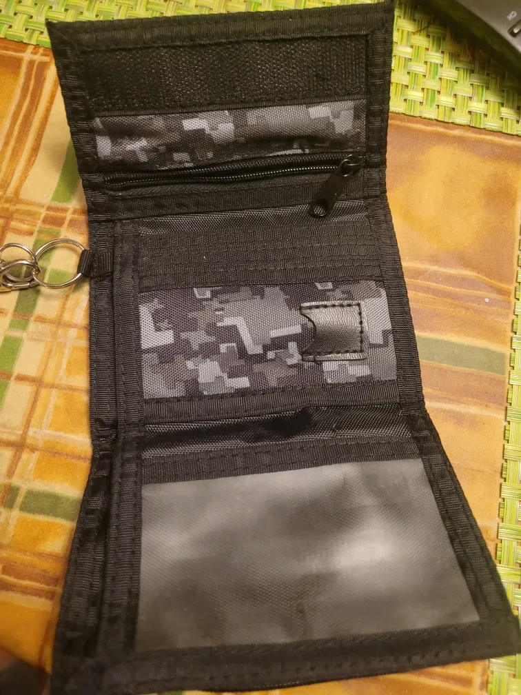 Goma Wallet with Chain - Black/Grey image indicator(2)