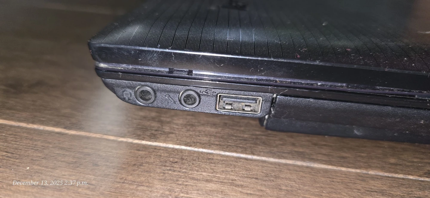 Lenovo B575 Laptop for sale @ Bradford - photo 4