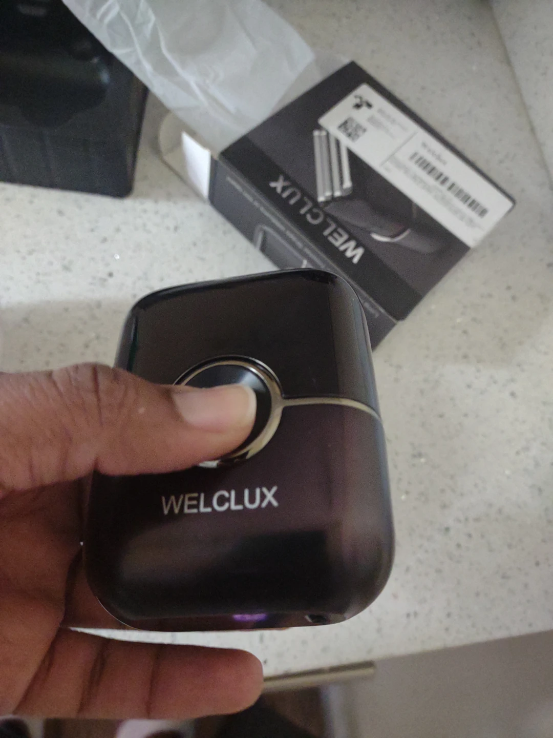 Welclux Electric Shaver for Men - Like New! - photo 2