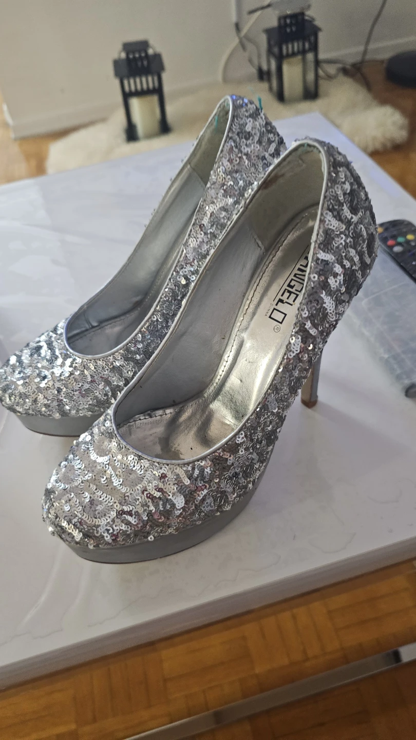 Vangelo Silver Sequin Heels - Size 8.5