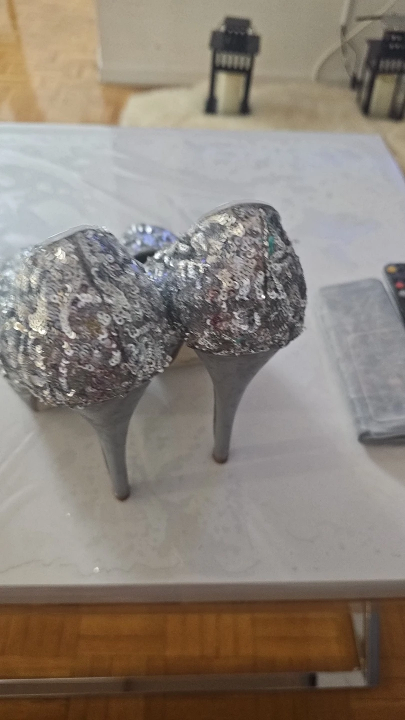 Vangelo Silver Sequin Heels - Size 8.5 - photo 3