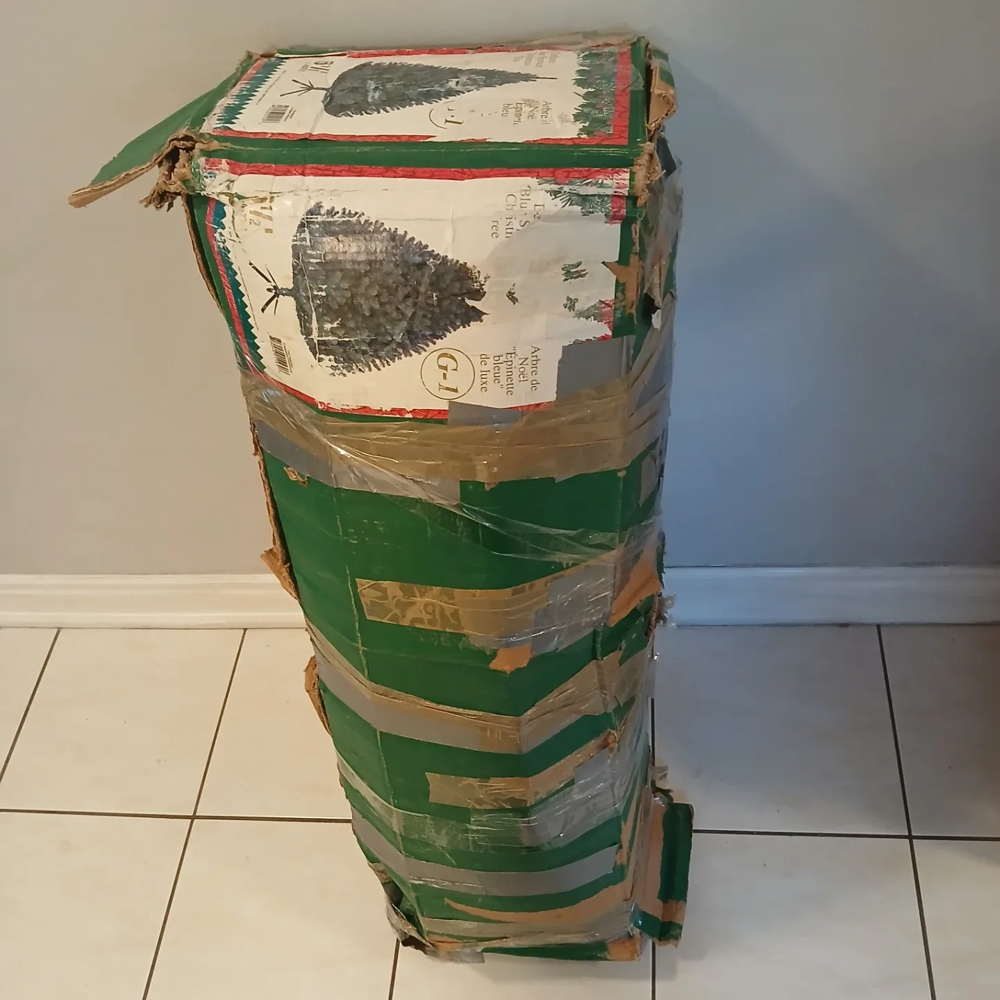 Deluxe Blue Spruce Christmas Tree 6 1/2 ft # cleanout image indicator(2)