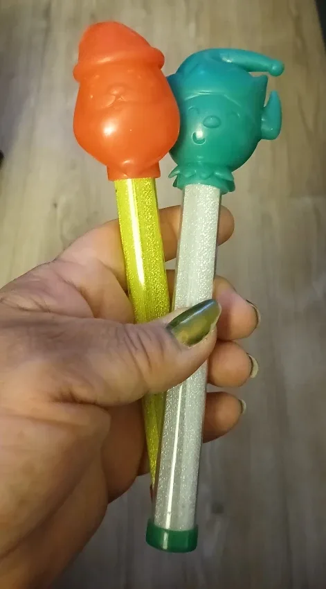 2 light up Christmas