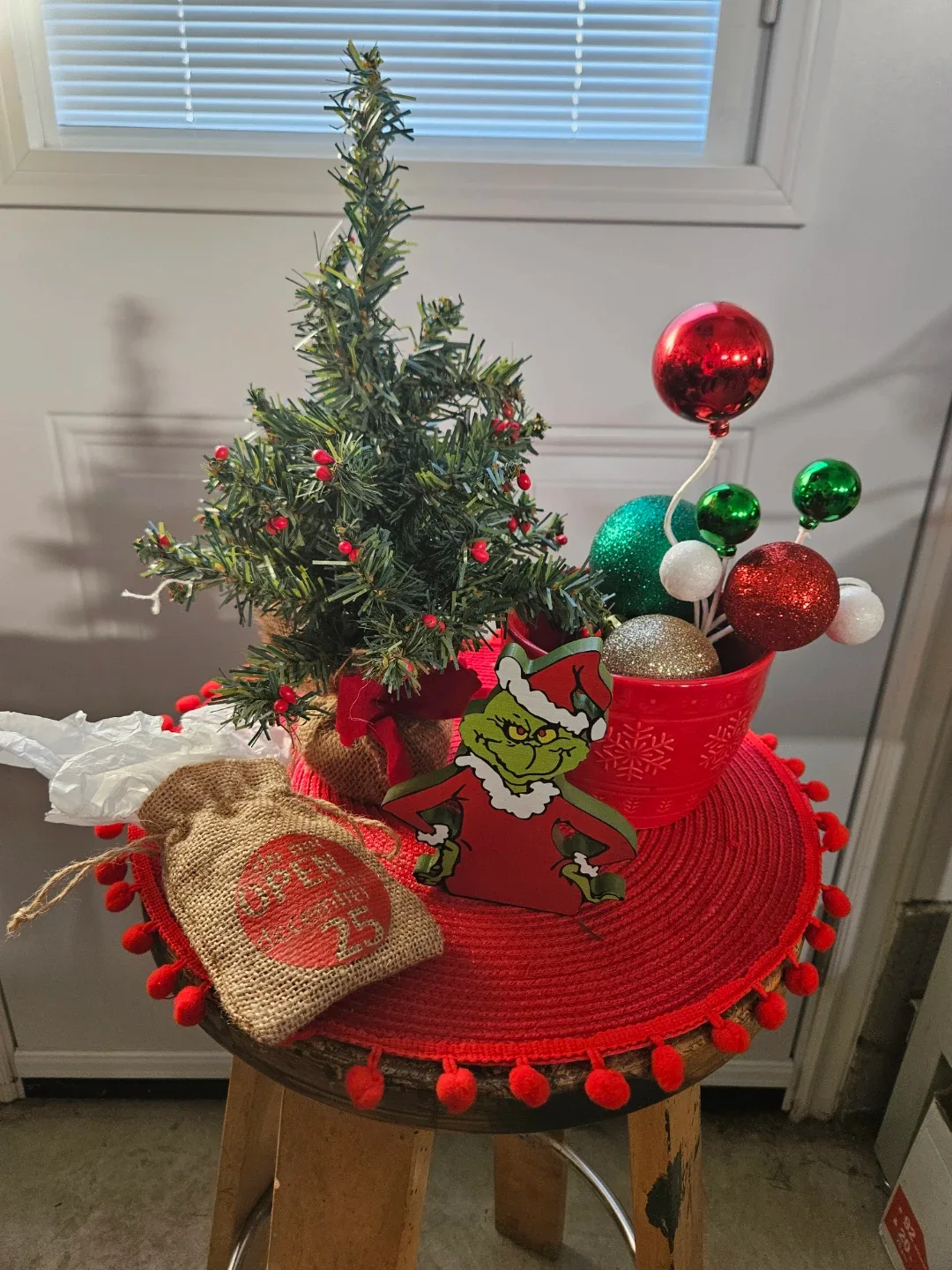 Grinch Christmas Decoration, tree, gift card holder, ceramic pot