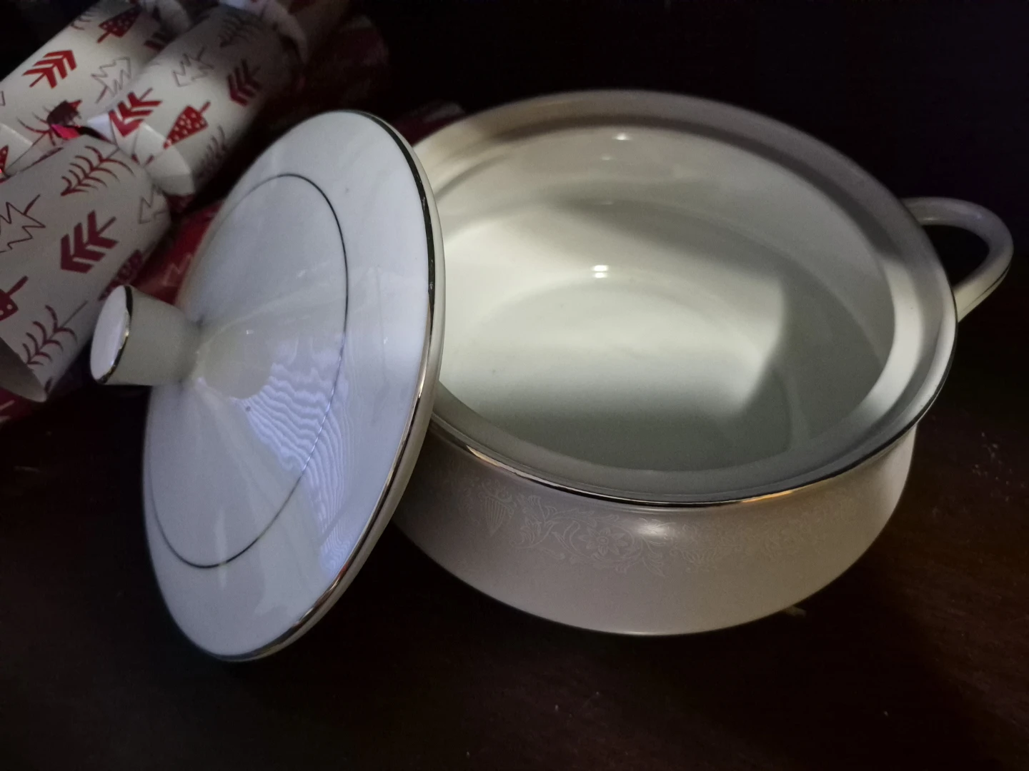 Crown Victoria Lovelace Covered Casserole Dish - photo 2