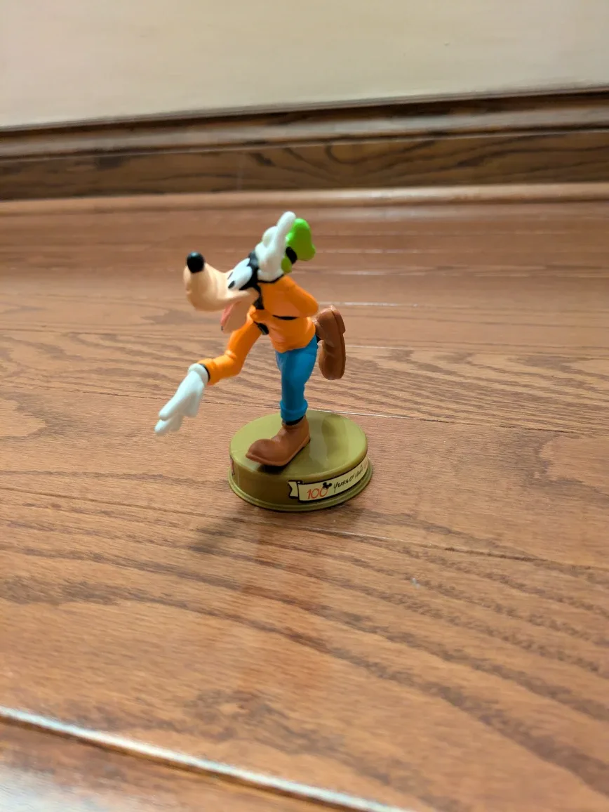 Disney Goofy Figurine - 100 Years of Wonder #cleanout image indicator(2)