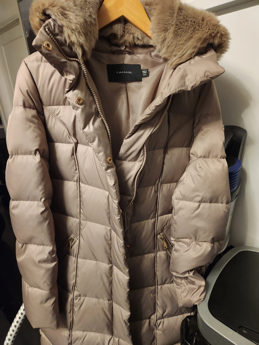 Tahari Women's Puffer Coat, Size L