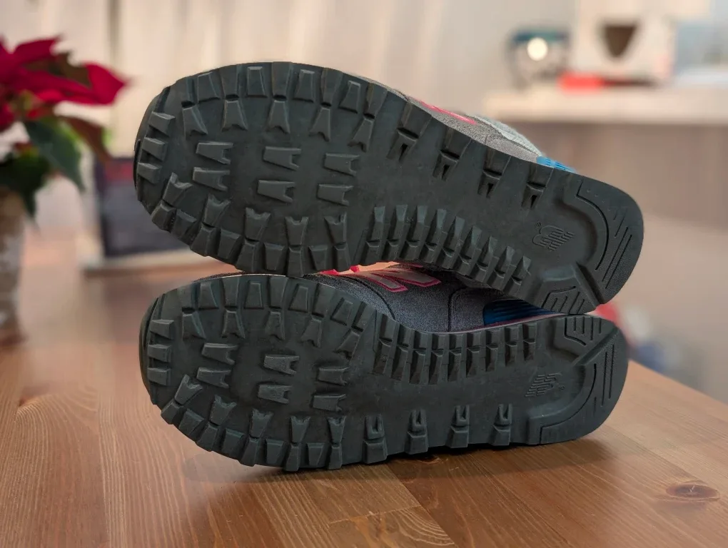 New Balance 574 (Women's) image indicator(3)