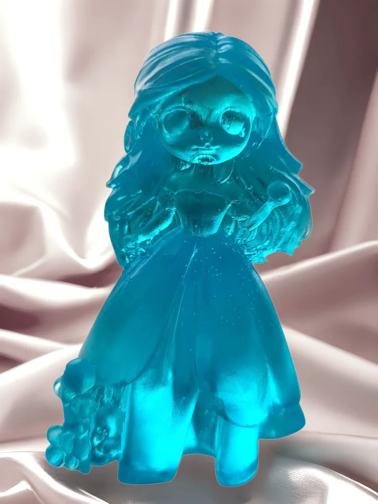 Laura in Love ,Handmade Resin Doll. Elegant Decorative Figurine image indicator(7)