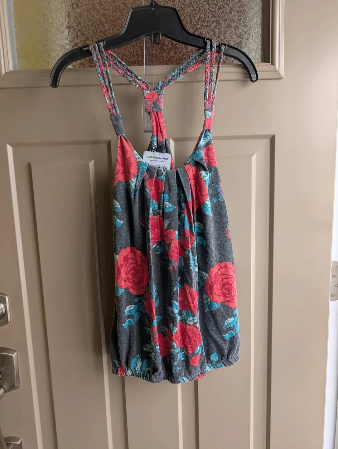 Womens sz sm tank tops $3 each