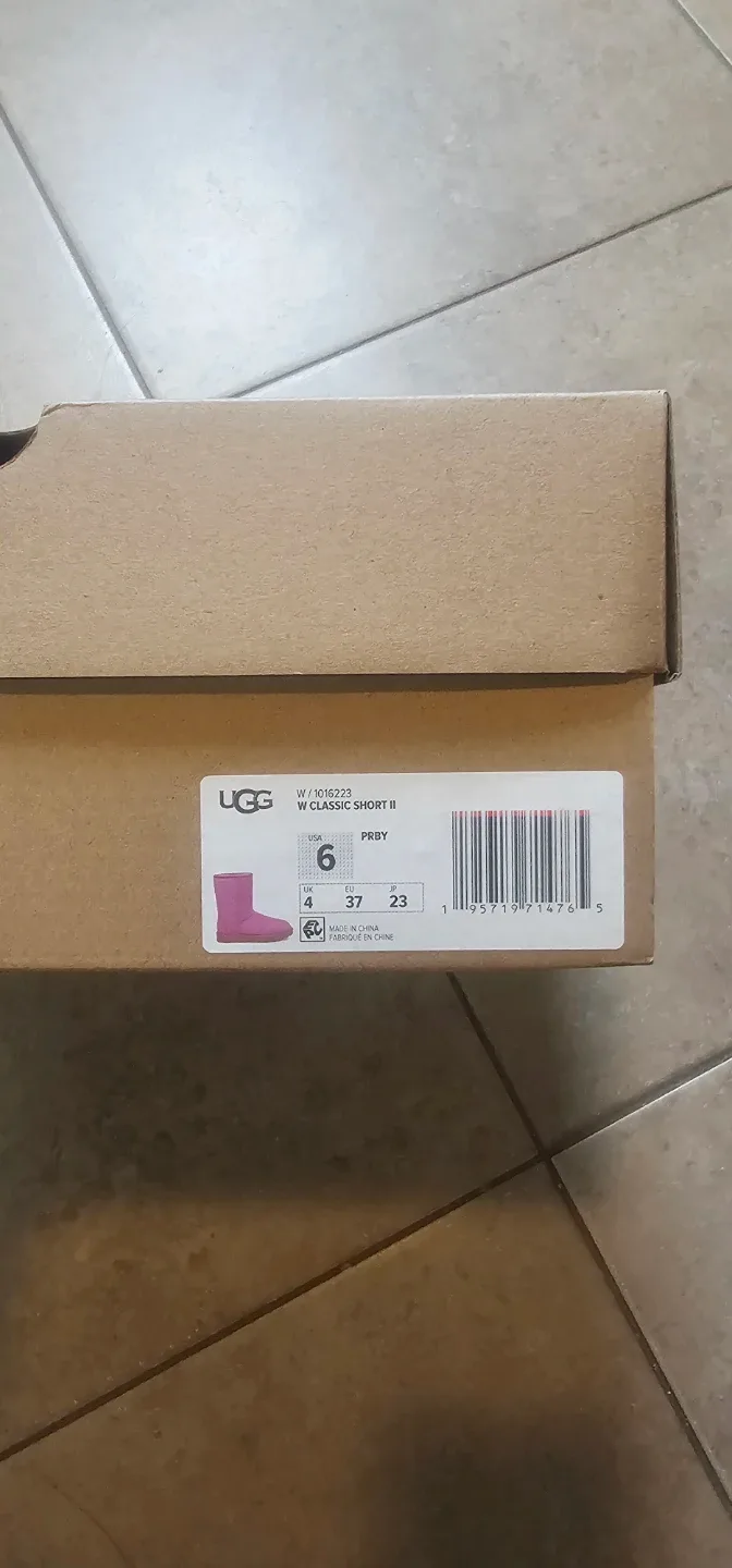 UGG Classic Short II Boots - Size 6 - Pink image indicator(4)
